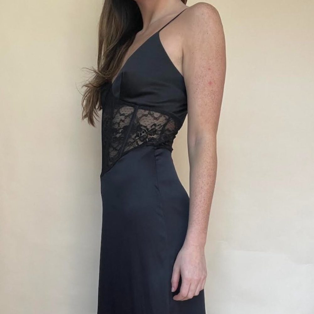 Lace midi dress